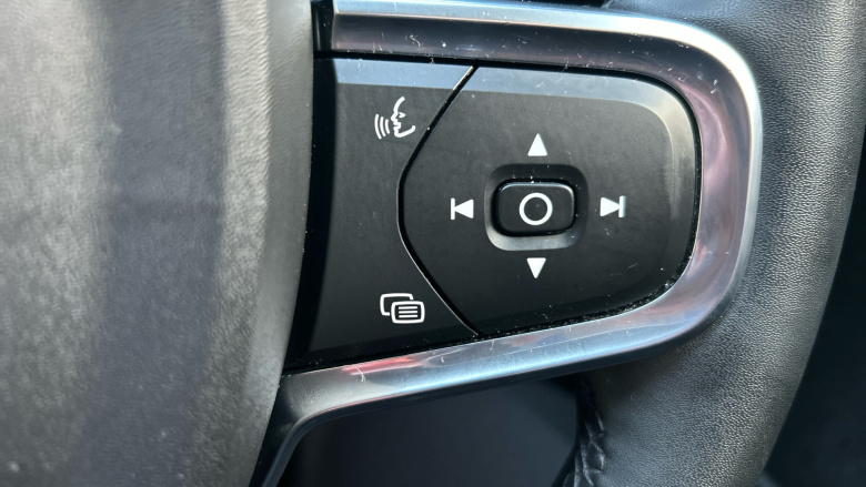 Volvo Xc40 1.5 T4 Recharge PHEV Plus Dark 5dr Auto Estate